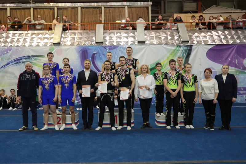 Оренбургские спортсмены привезли награды  первенства ПФО по акробатике