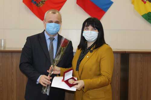 Оренбургские соцработники получили президентские награды