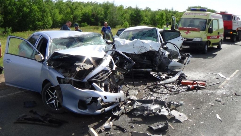 В Переволоцком районе в лобовом столкновении погиб пассажир