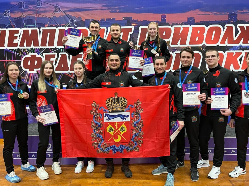 Оренбургские гиревики завоевали бронзовые медали