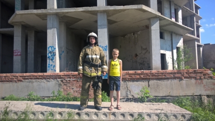 В Оренбурге пожарные спасли 10-летнего мальчика