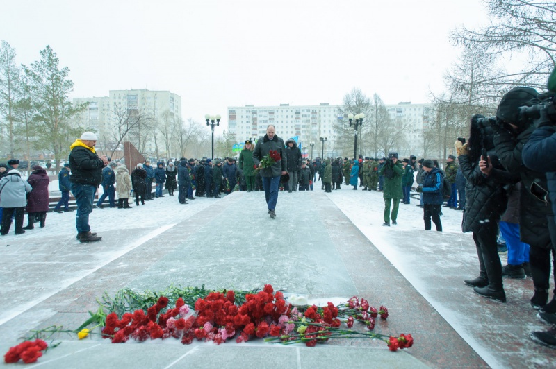 Денис Паслер обратился к оренбуржцам в День памяти воинов-интренационалистов