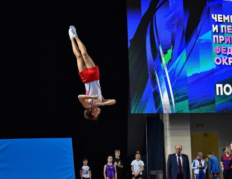 Батутисты из Оренбуржья успешно выступили на чемпионате и первенстве ПФО