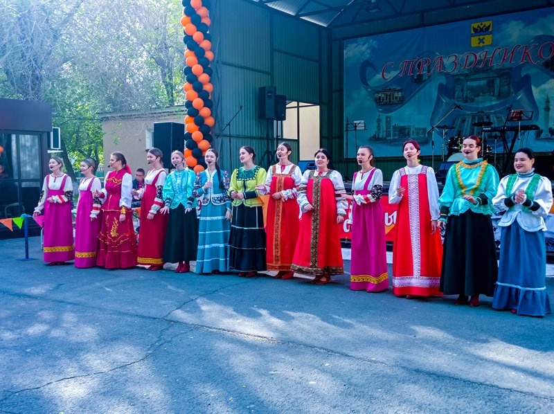 Фронтовые бригады поздравляют ветеранов Оренбуржья с Днём Победы