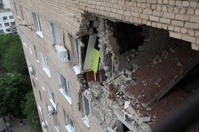 СКР: причина взрыва в доме на Алтайской – попытка суицида одного из жильцов