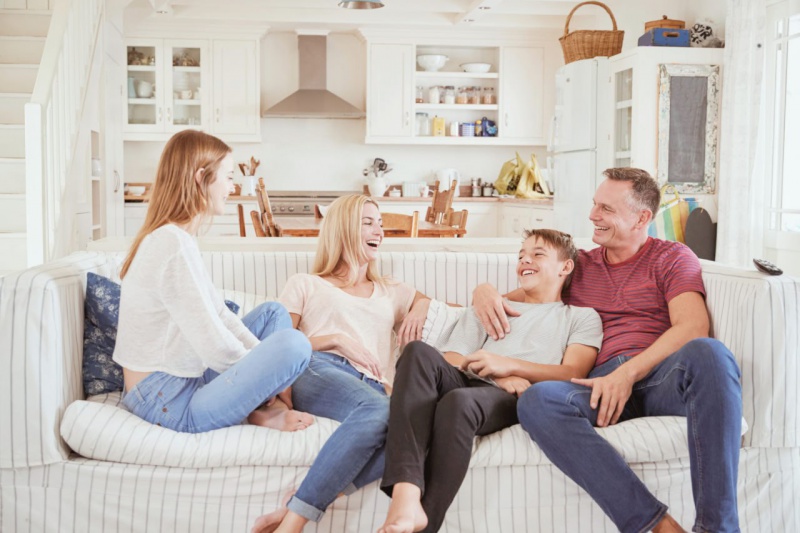 Вредные привычки и зависимости родителей перенимаются детьми