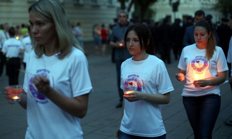 В акции «Свеча памяти» приняли участие 7 тысяч оренбуржцев (фоторепортаж)