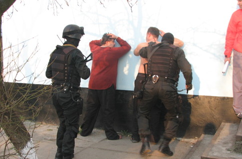Орские полицейские задержали банду наркоторговцев