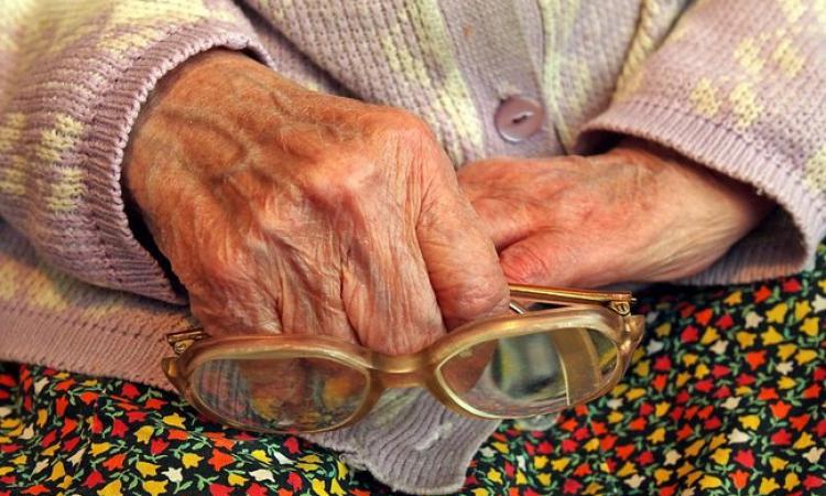В Бузулуке лже-соцработники обокрали пенсионерку