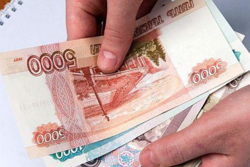 В Оренбурге сотрудник магазина украл из шкафчика деньги