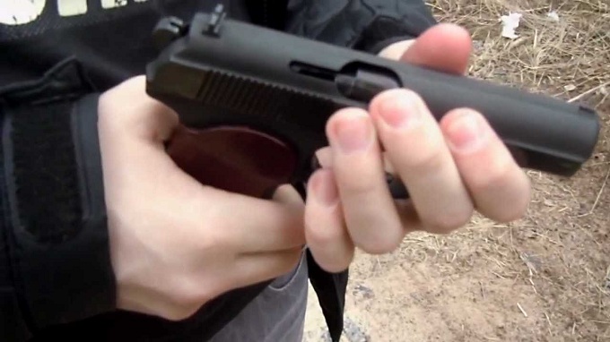 В Беляевском районе 9-летний мальчик выстрелил себе в щеку