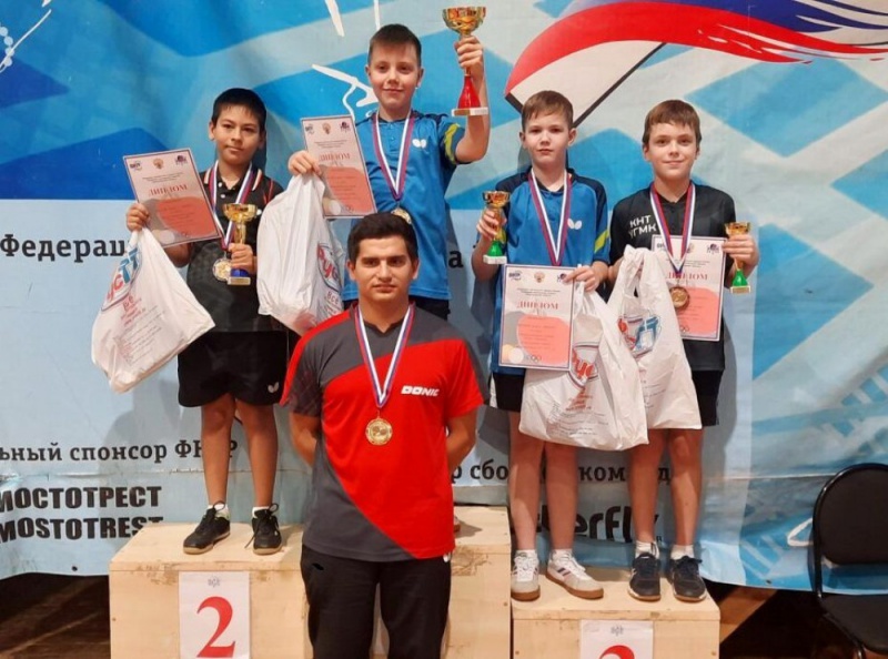 Оренбуржцы привезли пять медалей  турнира по настольному теннису «Кубок «Надежда»