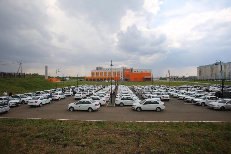 В больницы Оренбуржья поступили новые автомобили