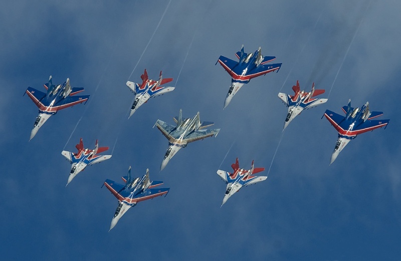 Столетие ВВС в Оренбурге отметят шоу парашютистов