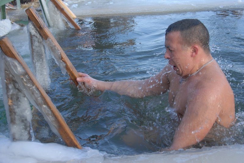 Кому полезно купание в проруби