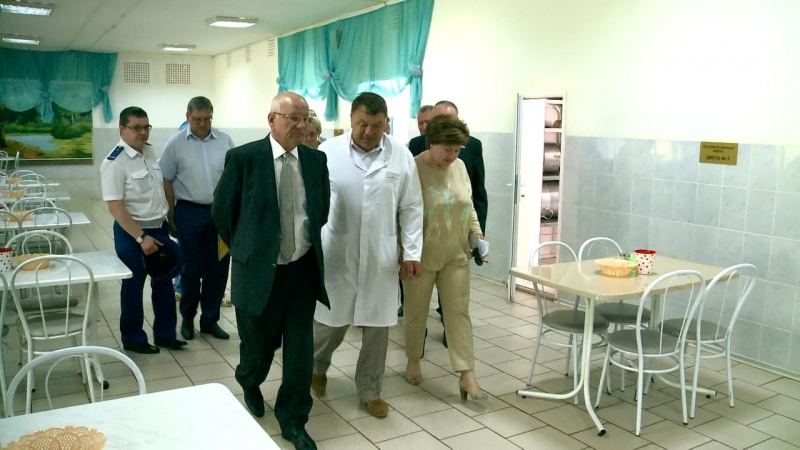 Губернатор Оренбургской области Юрий Берг проверил работу Бузулукского дома-интерната для престарелых и инвалидов