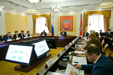 В правительстве Оренбургской области обсудили финансы региона 