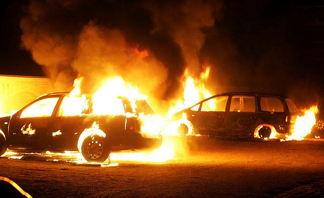 В Оренбурге продолжают поджигать автомобили