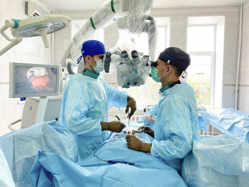 Нейрохирурги Оренбургской областной больницы выполнили сложнейшую операцию на позвоночнике