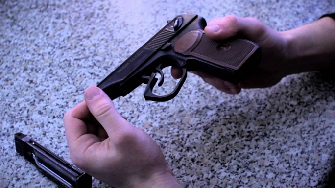 В Орске парень украл 2 пистолета, чтобы стрелять по мишеням