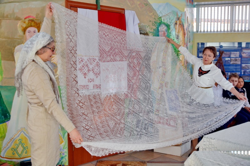 Мастер-класс по пуховязанию для школьников