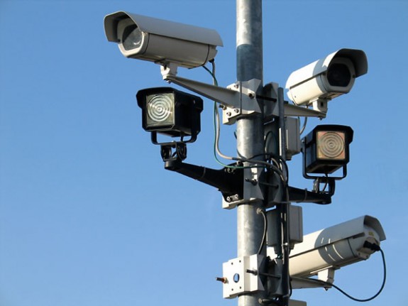 Разметка, предупреждающая о радарах и камерах, появится на дорогах