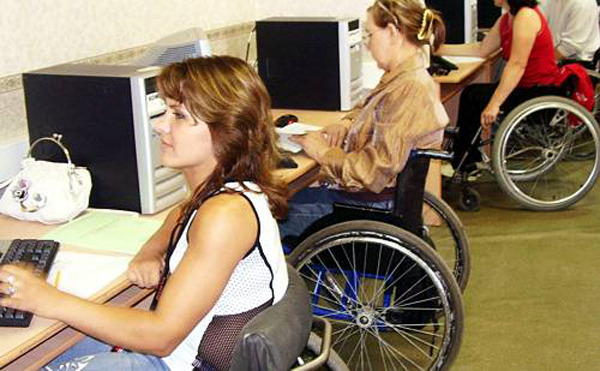 Для инвалидов оборудуют 210 рабочих мест